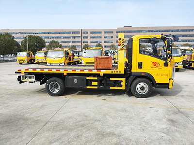 重汽豪沃國(guó)六藍(lán)牌清障車 城市道路救援的得力助手
